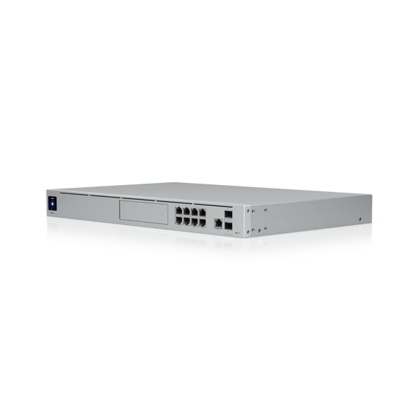 Dream Machine Pro (UDM Pro) è una console del sistema operativo UniFi di livello aziendale montabile su rack, ed ha  1 switch 8P No POE